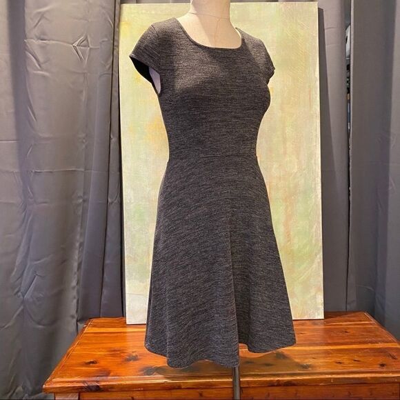Everly Dresses & Skirts - Everly Medium Gray Short-Sleeve Dress